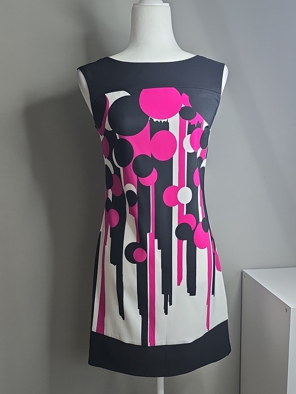Kim Rogers Geometric Mod Sheath Dress Petite 4P Fuchsia Pink Black White